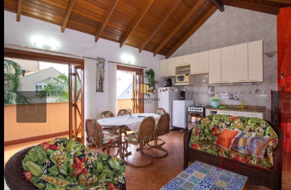 Casa de Condomínio no Ecoville.