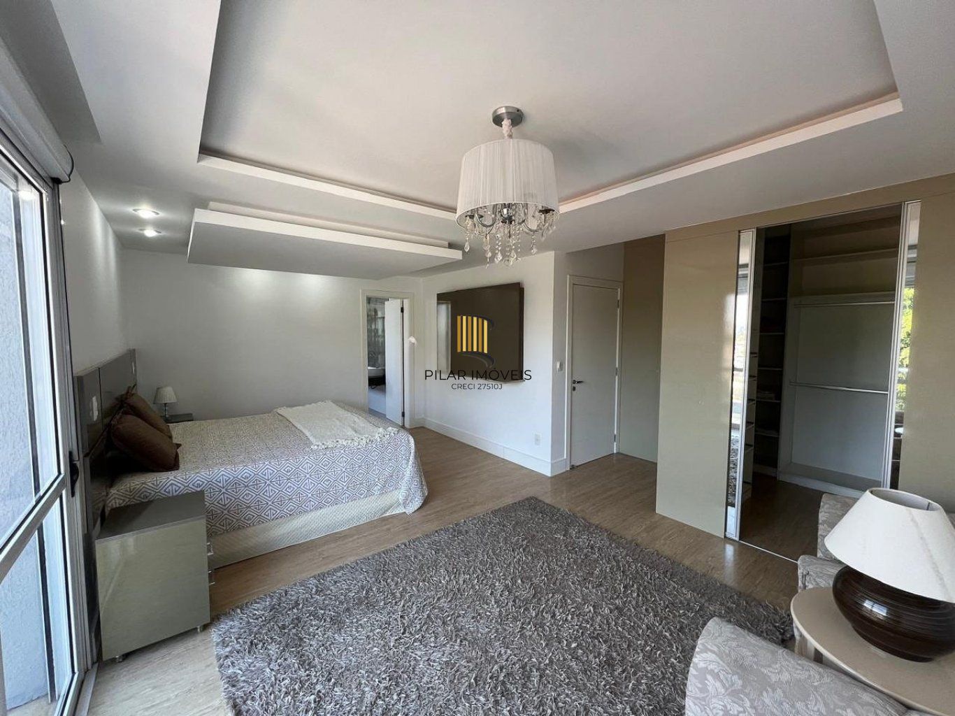 Casa semi mobiliada de 3 dormitórios bairro Cascata