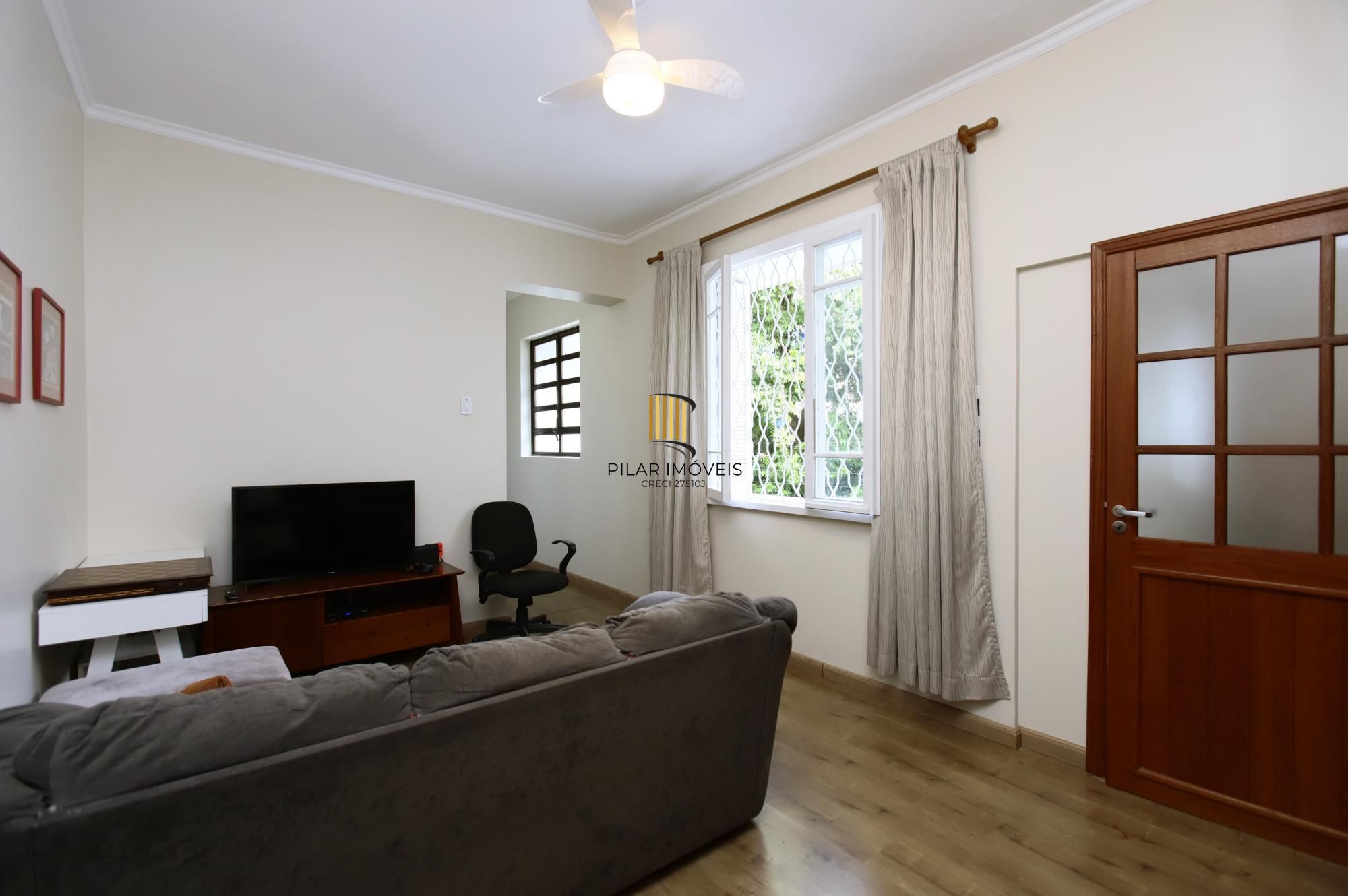 Casa de 4 quartos, 3 banheiros, 3 vagas no bairro Rio Branco