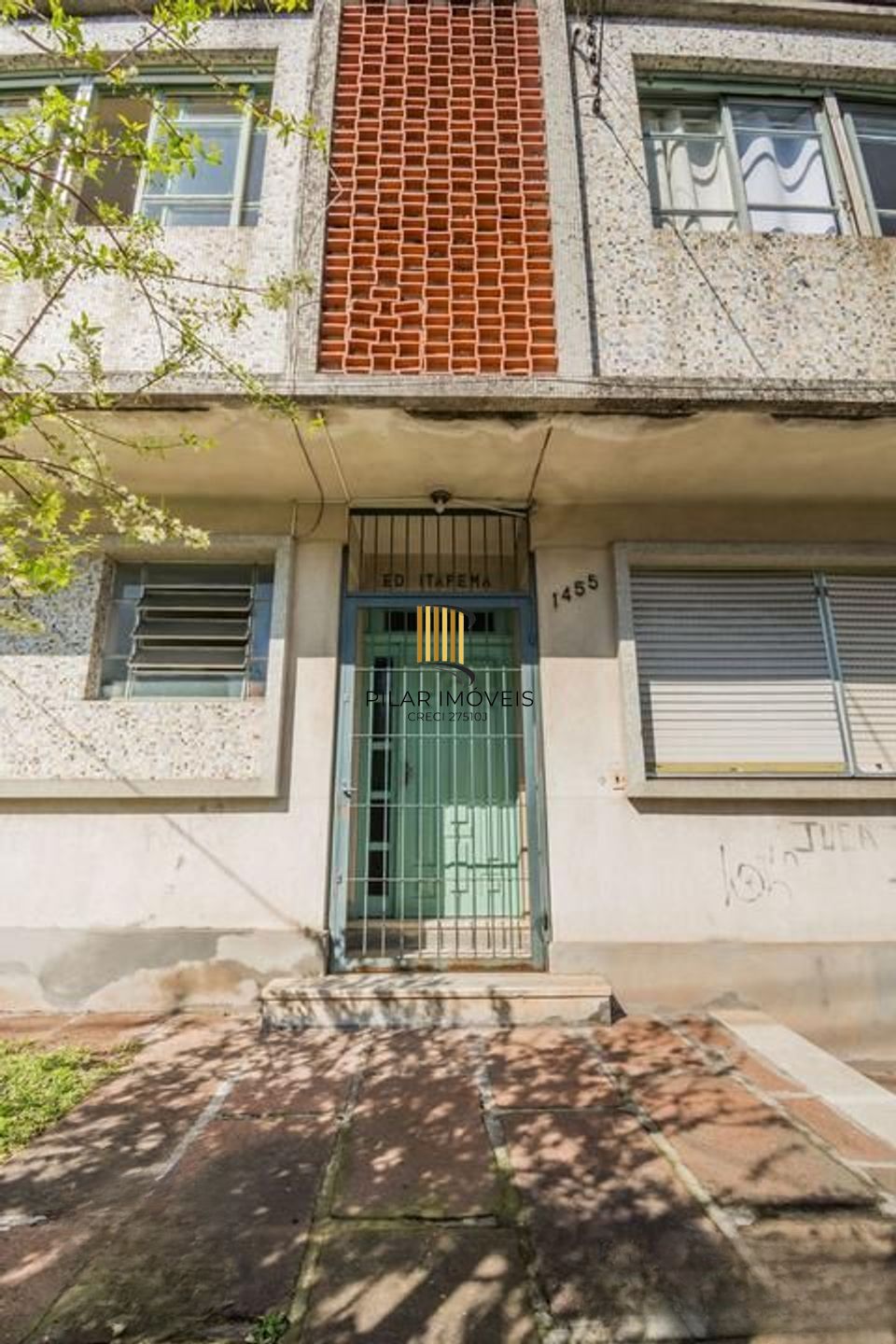 Apartamento com 108 metros privativos com 2 dormitórios na Rua Santa Cecilia.