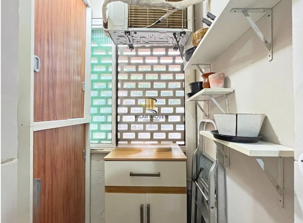 Apartamento térreo com 2 dormitórios no Bairro Menino Deus