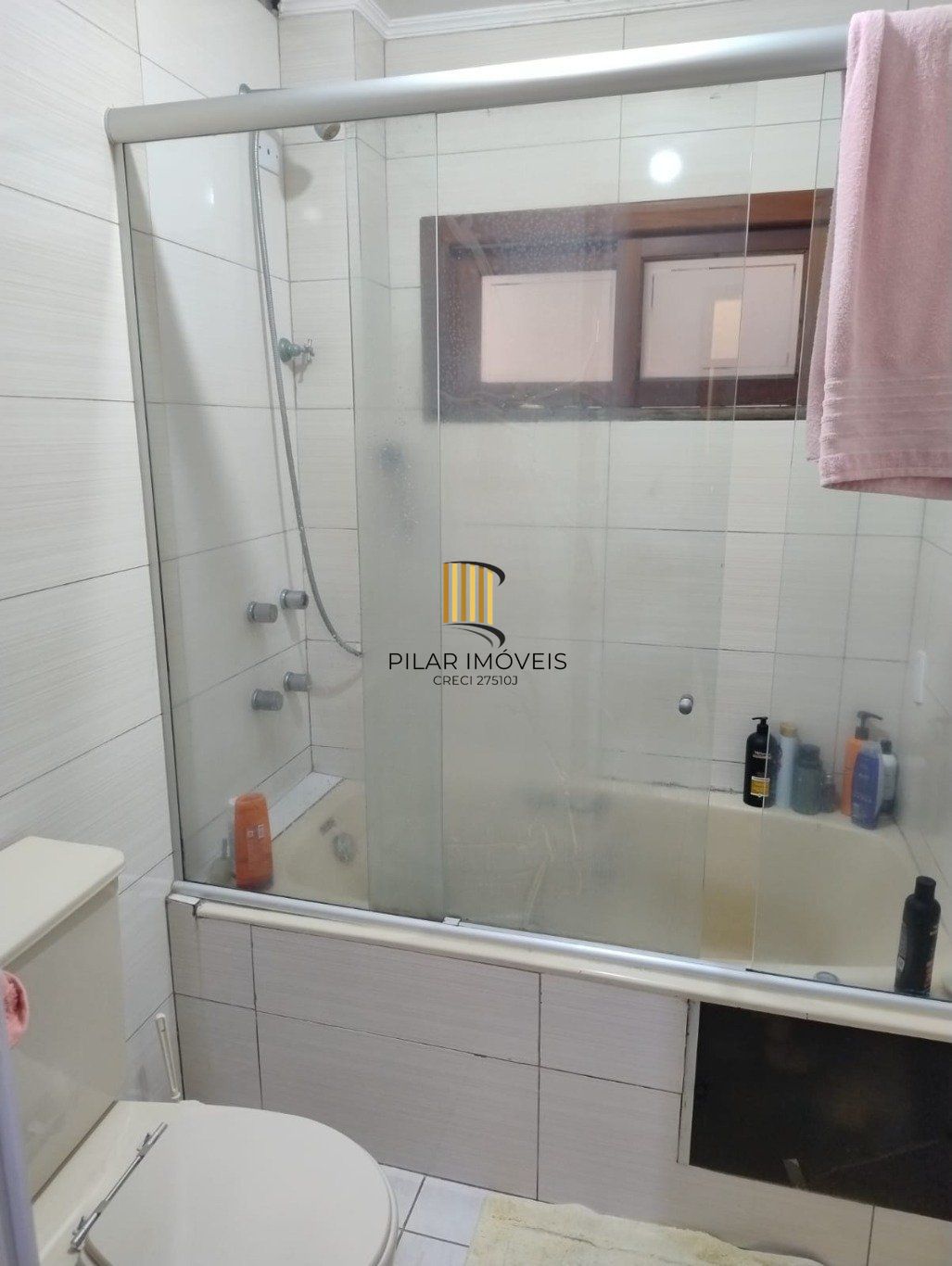 Apartamento 3 quartos com suíte e pátio com 2 vagas no Bairro Passo da Areia