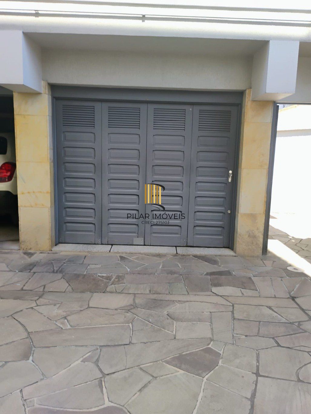Apartamento com 3 quartos e 2 vagas de garagem no Bairro Jardim Itu/ Planalto.