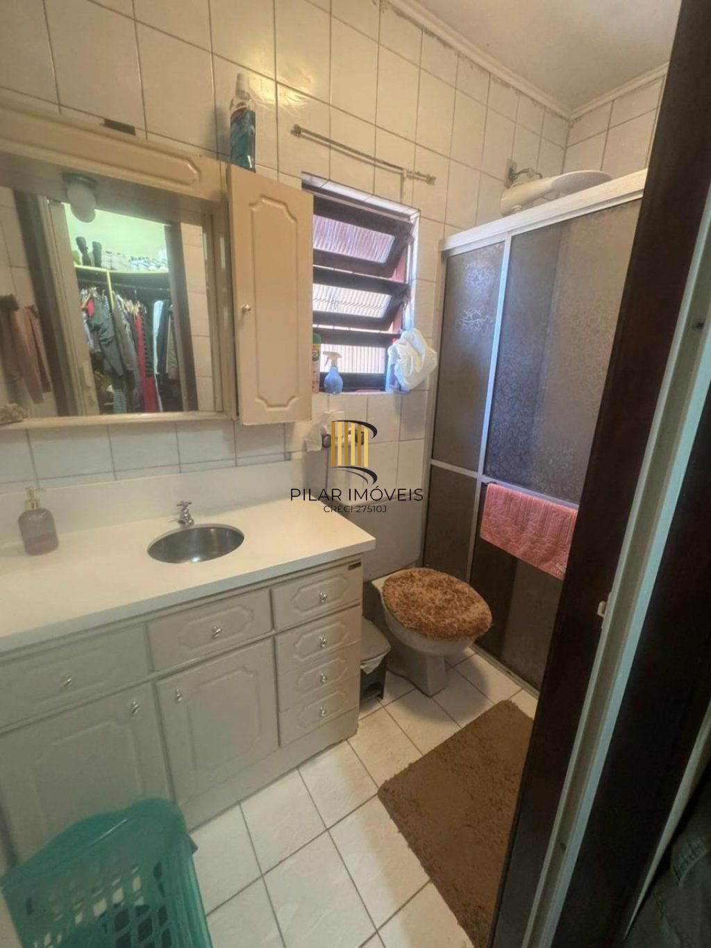 Casa de 5 dormitórios e 4 vagas de garagem em Canoas.