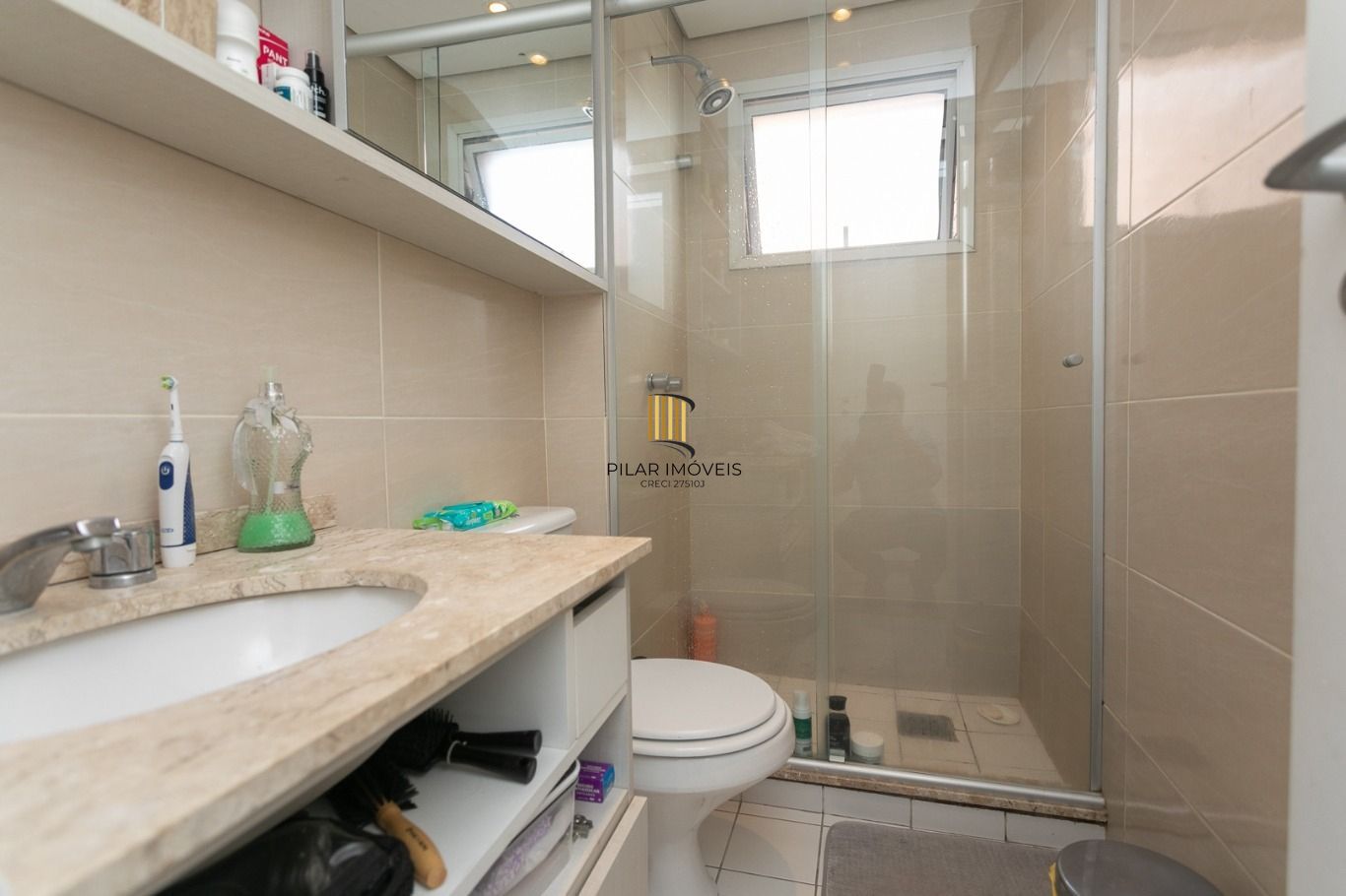Apartamento com 3 quartos(1 suíte) e 2 vagas de garagem no Bairro Petrópolis