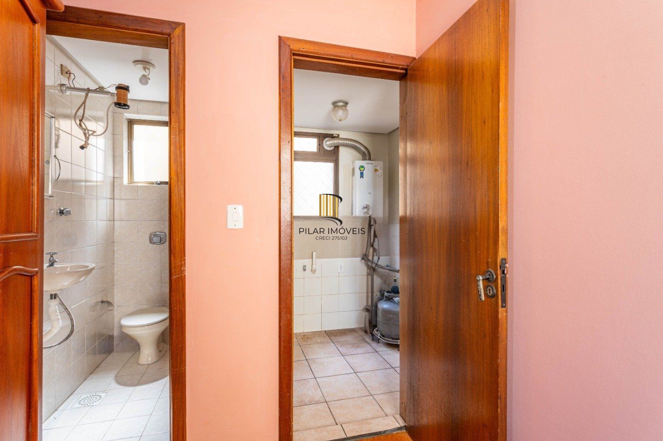 Apartamento com 2 dormitórios (1 suíte) e 1 vaga no Bairro Bela Vista