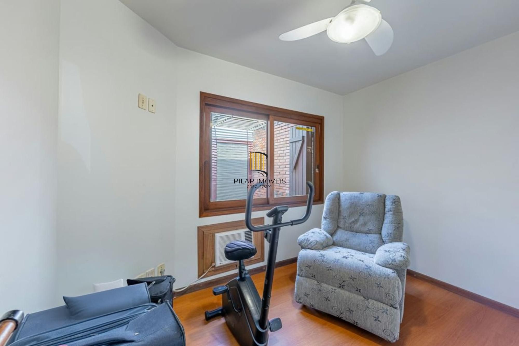 Casa com 4 Quartos, 4 banheiros, 4 vagas e 300 m² á venda  Chácara Das Pedras.