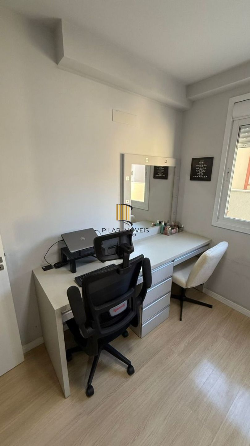 Apartamento de 2 dormitórios, elevador e 1 vaga de garagem em Canoas.