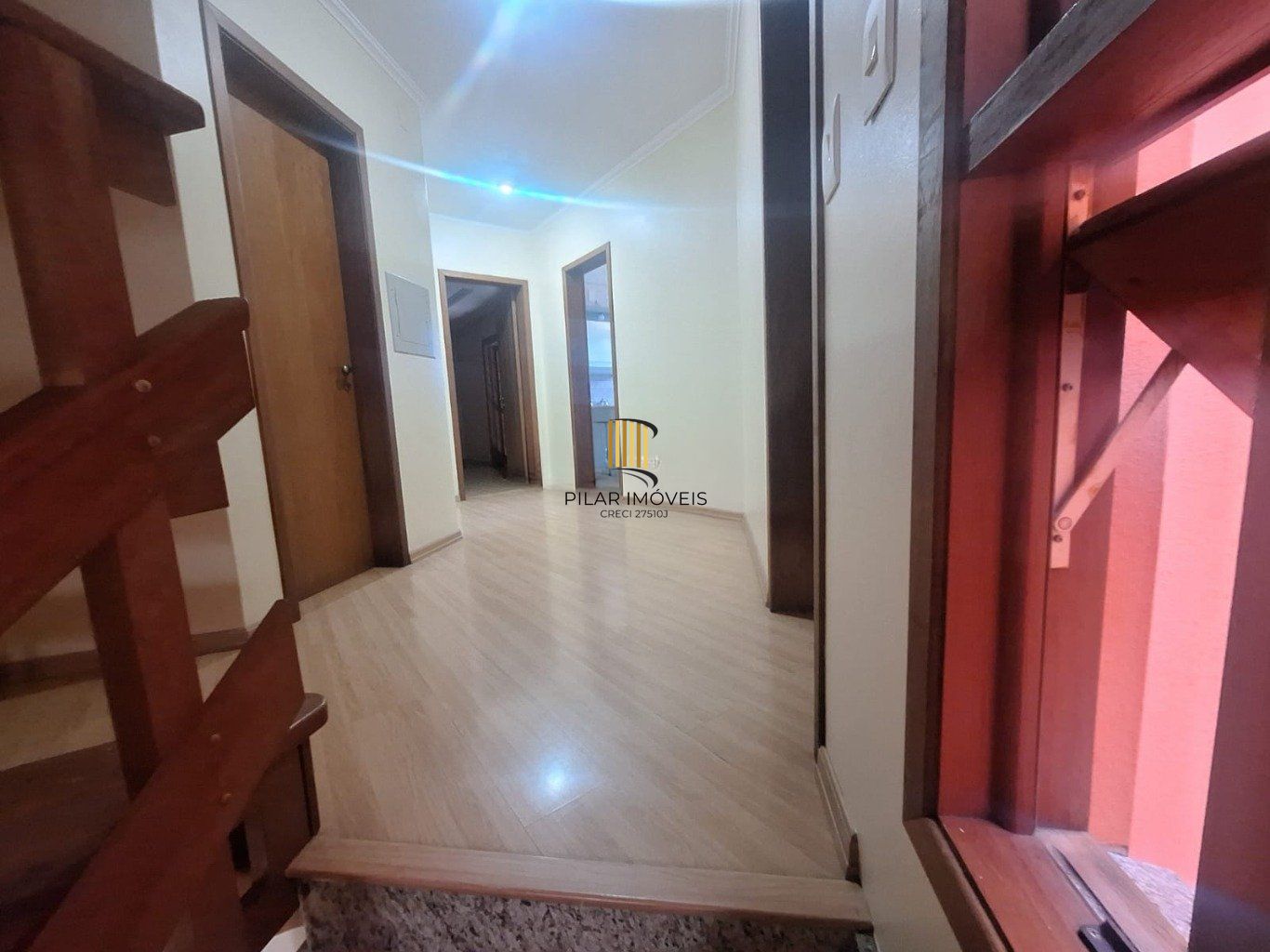 Casa 5 dormitórios, 1 suíte,  piscina e 2 vaga de garagem em Canoas.