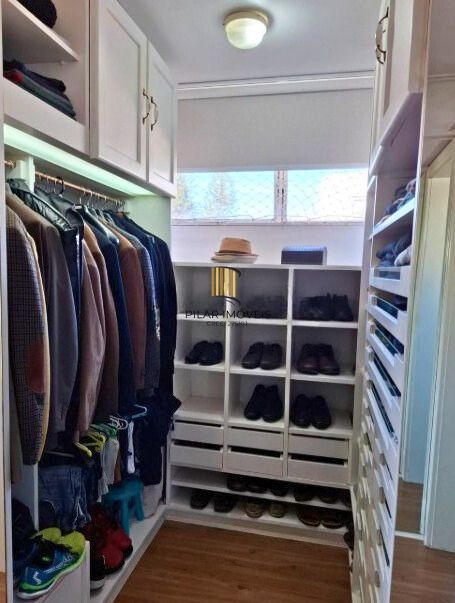 Apartamento com 3 quartos e 283m² à venda em Independência, Porto Alegre.