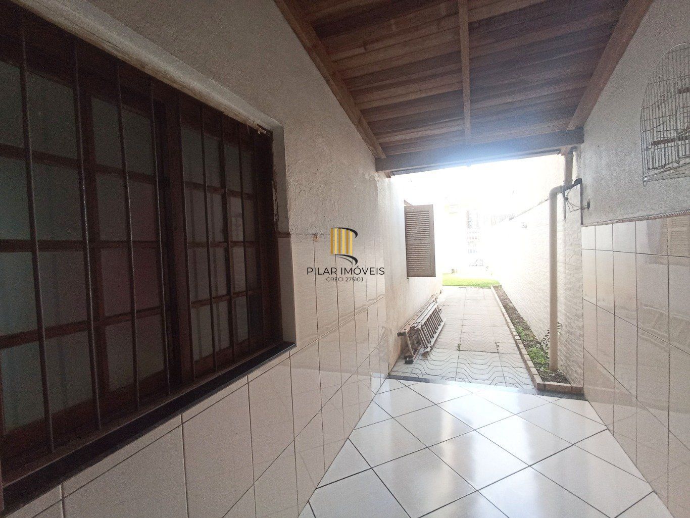 Casa de 3 dormitórios e 2 vagas de Garagem em Canoas.