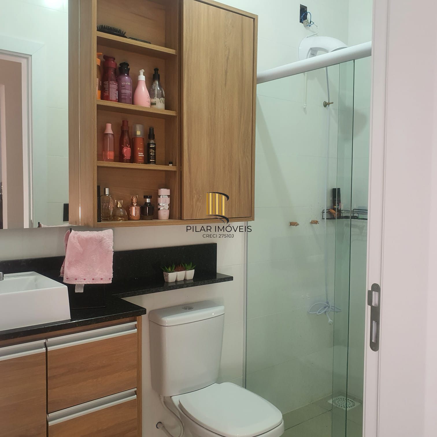 Casa geminada com 2 quartos e vaga de garagem no bairro Cruzeiro do sul