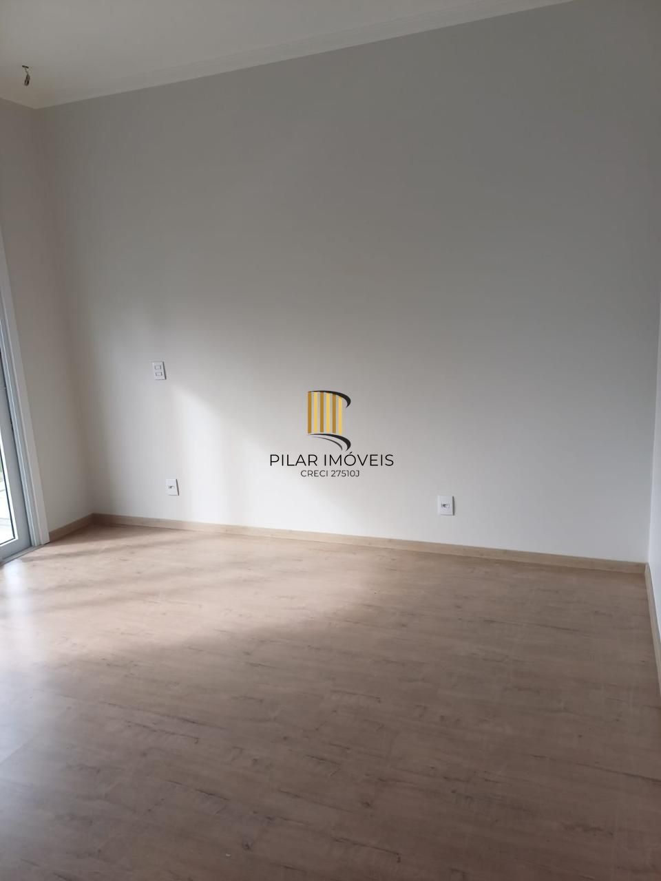 Casa em condomínio Las Brisas, 3 suítes e 2 vagas de garagem em Canoas