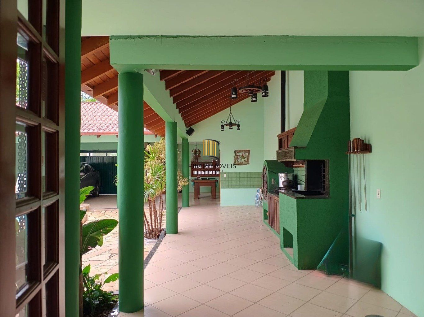 Casa semi mobiliada de 224m² com 3 quartos, 2 vagas de garagem em Canoas.