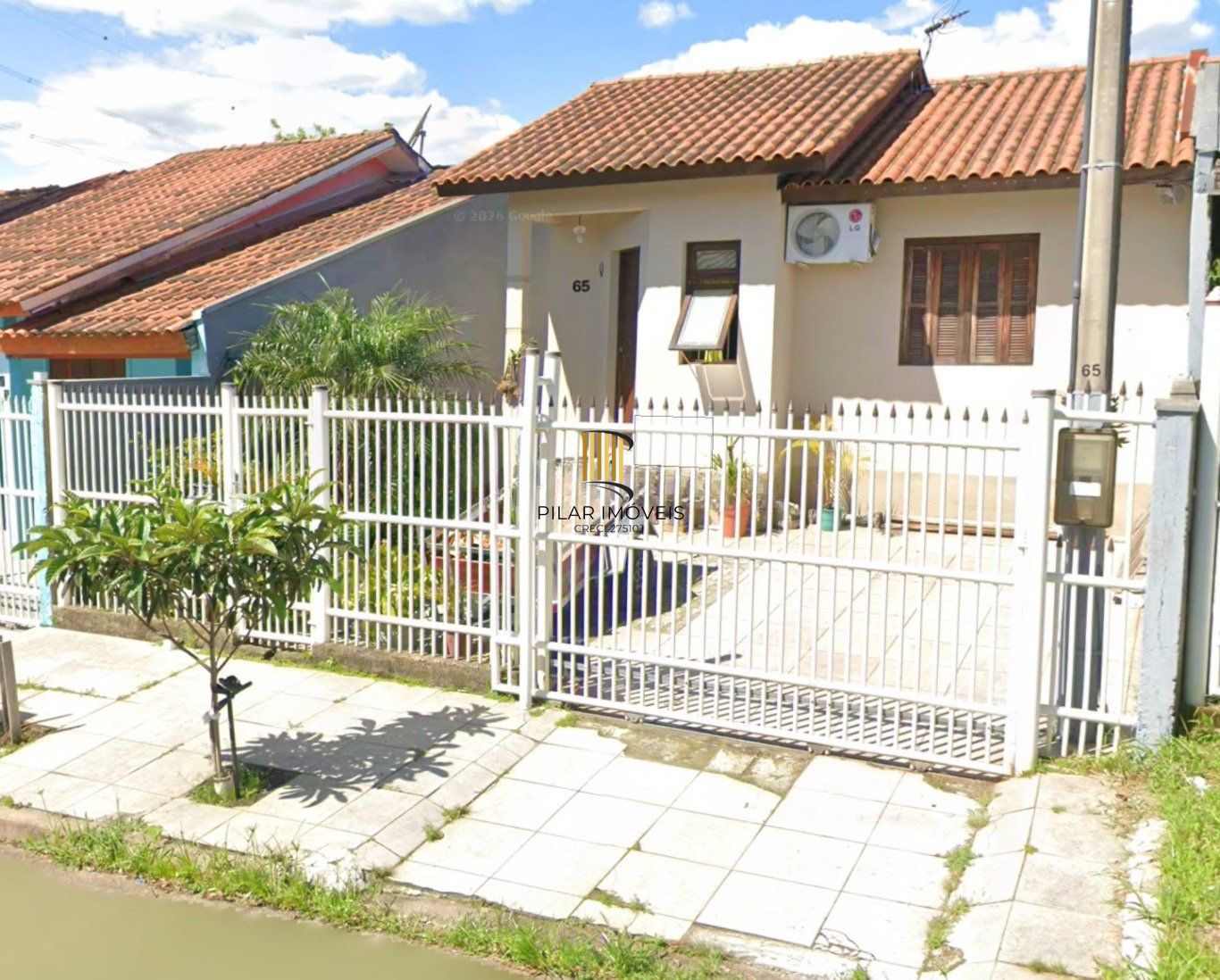 Casa de 2 dormitórios e 1 vaga de garagem em Canoas.