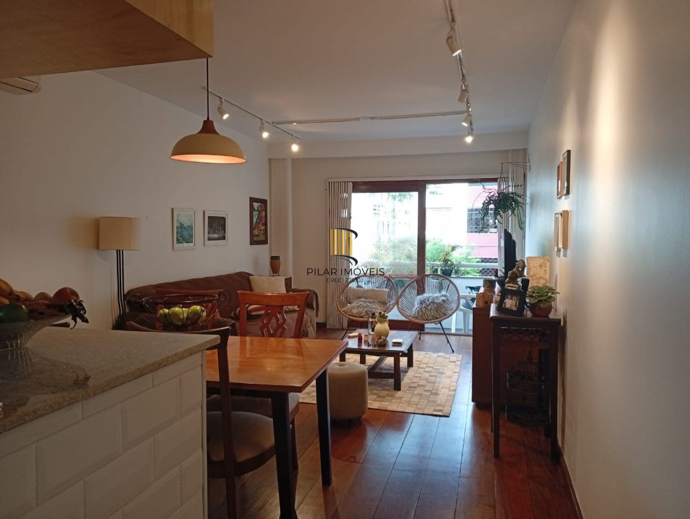 Apartamento com 3 quartos, vaga e sacada no bairro Jardim botânico