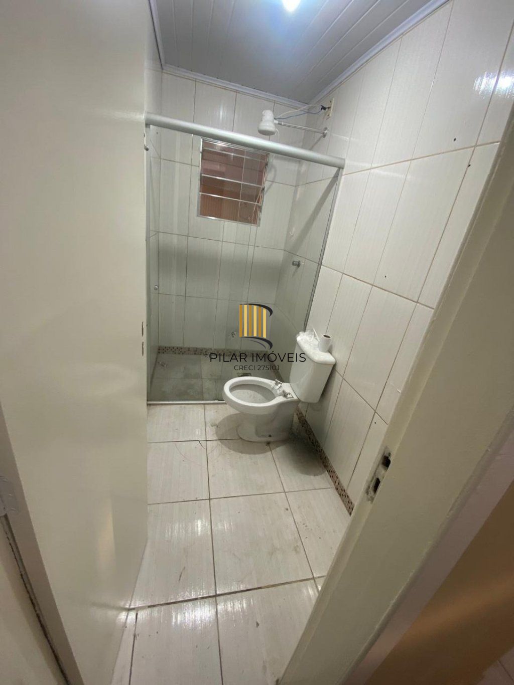 Casa de 2 dormitórios e 2 vaga de garagem em Vila Eunice Cachoeirinha.