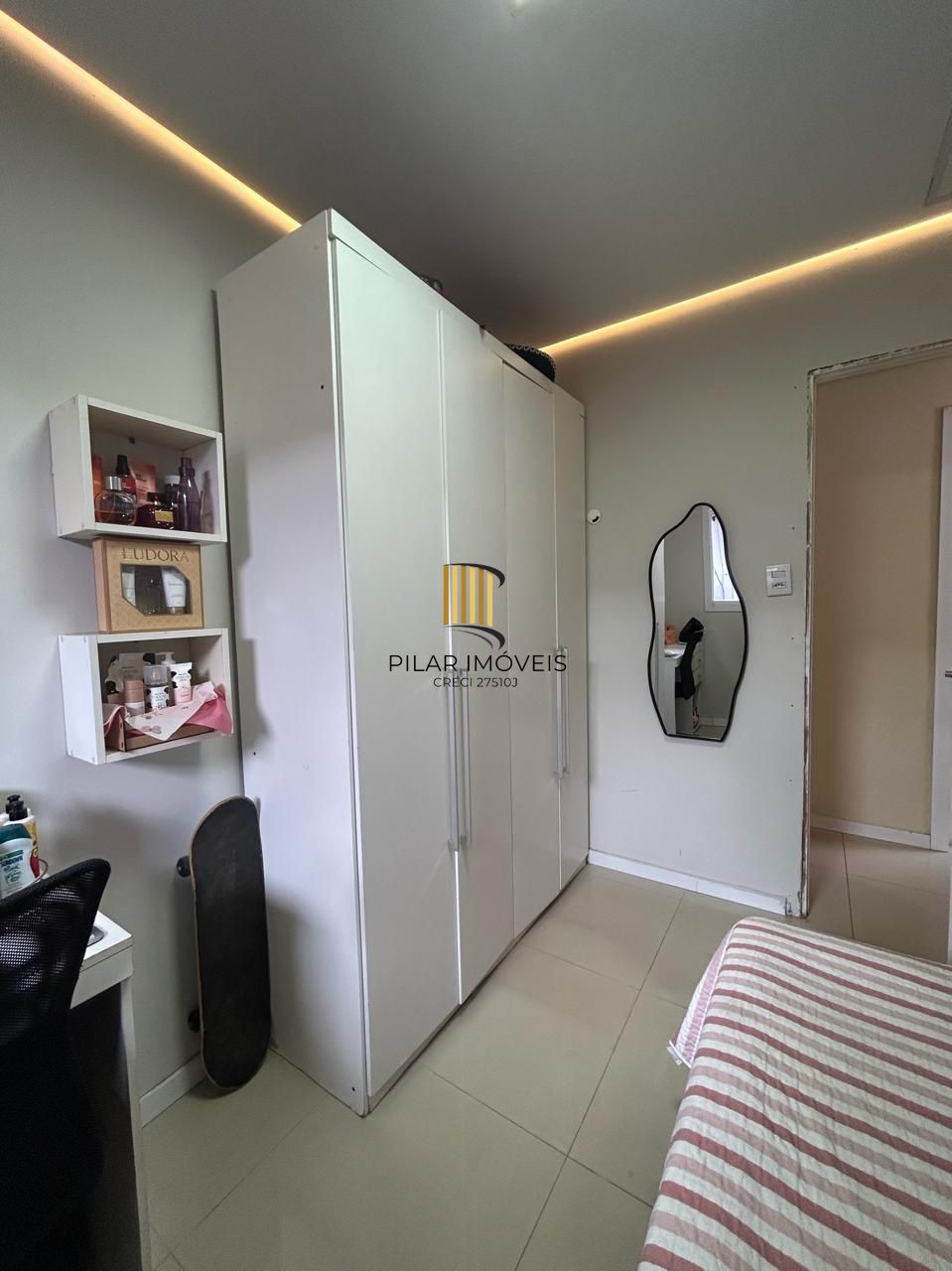 Casa com 4 dormitórios  em Gravataí