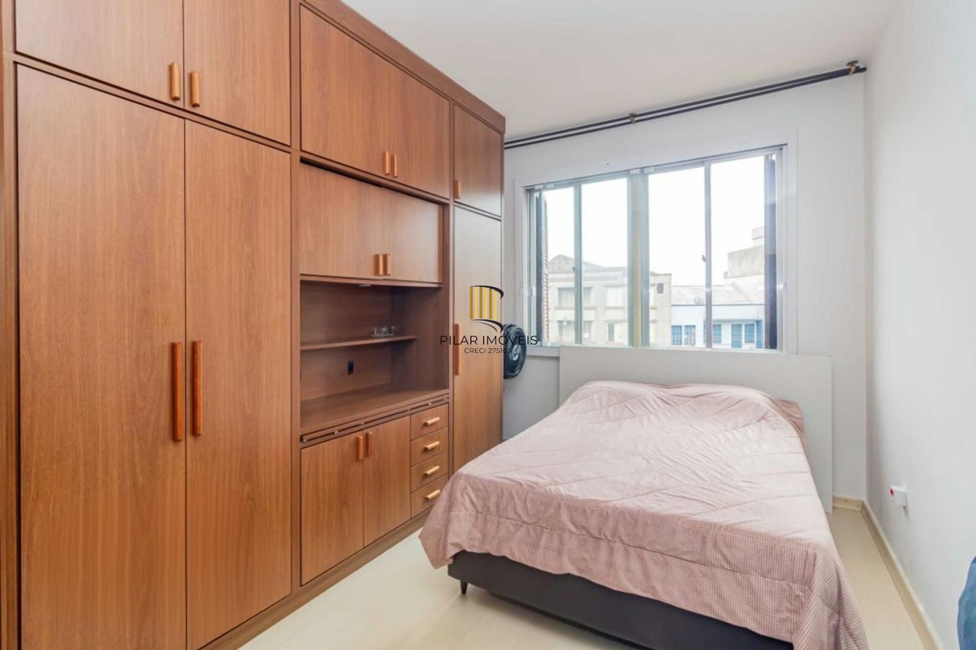 Apartamento semi mobiliado 2 dormitórios bairro Petrópolis