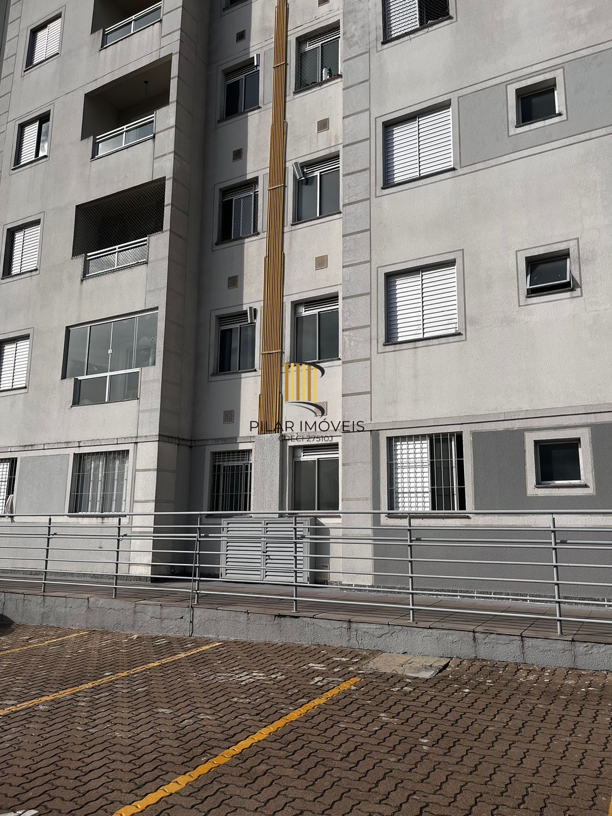 Apartamento com Sacada Morro Santana com 1 vaga de garagem - Pilar Imóveis