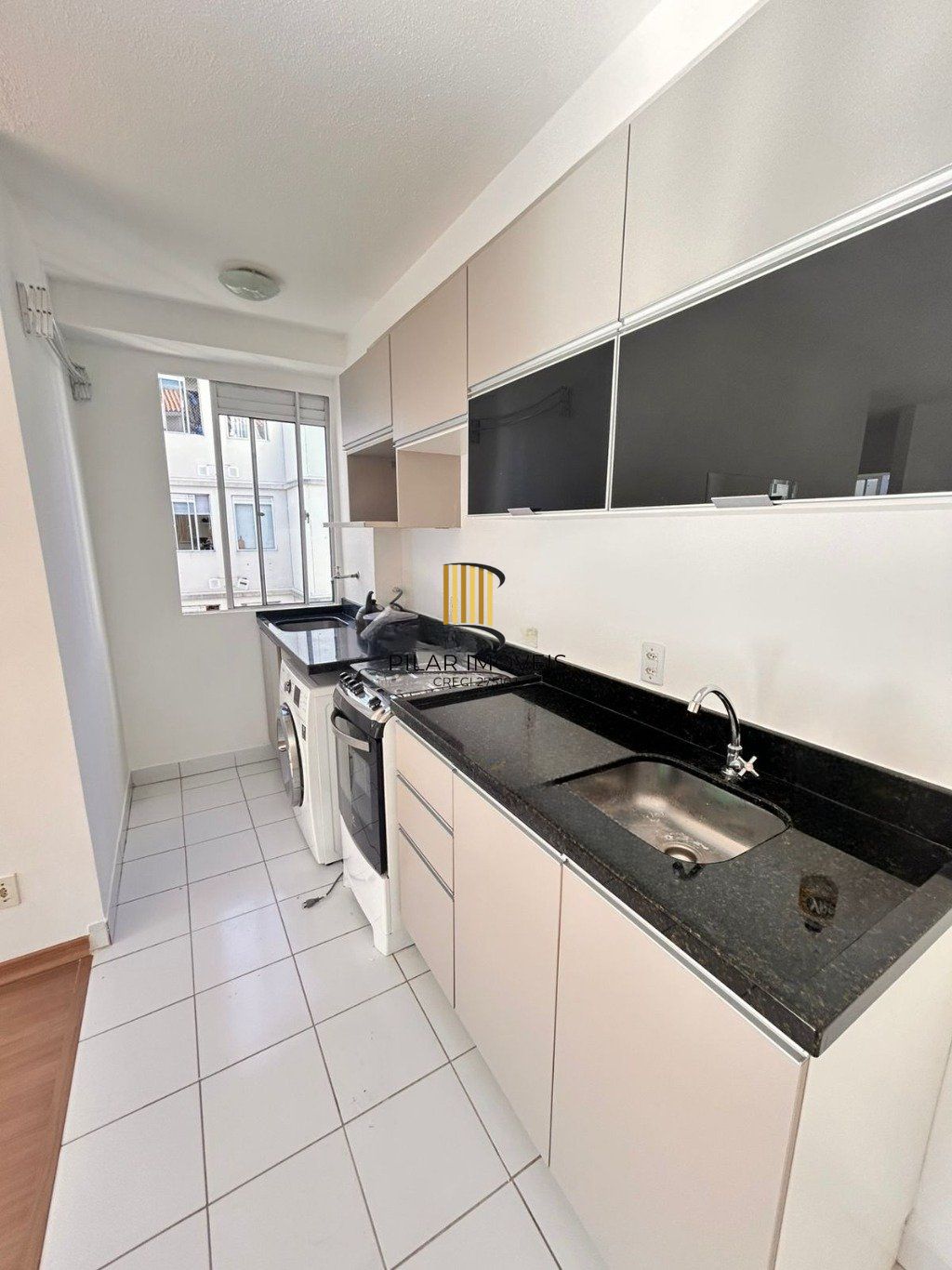 Apartamento com 3 dormitórios e 1 vaga de garagem no bairro Fátima em Canoas