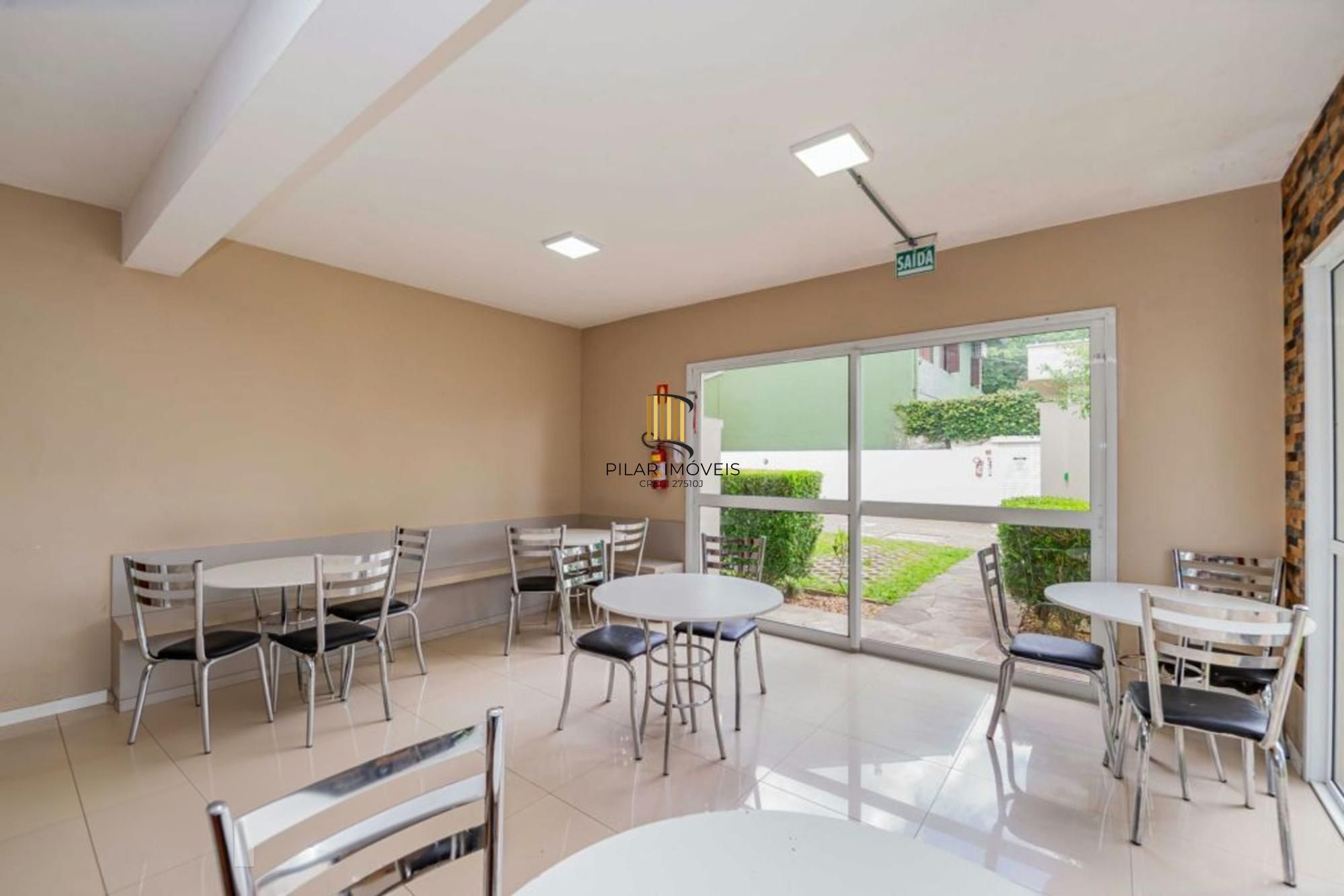 Apartamento de 2 quartos, suíte, elevador, 1 vaga no bairro Ipanema.