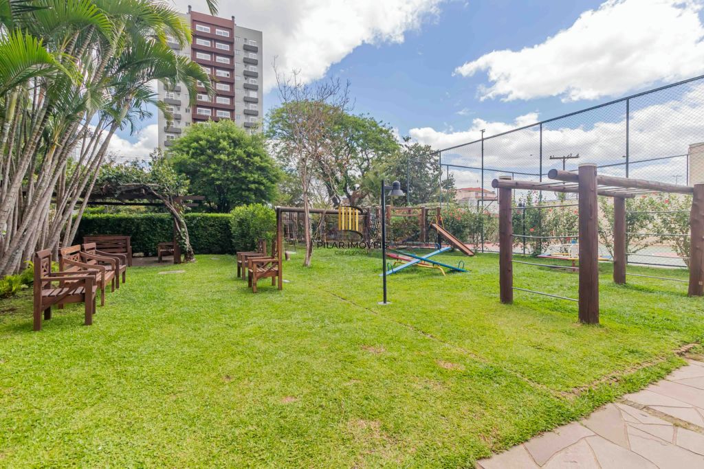 Apartamento com 2 quartos, vaga de garagem e elevador  no bairro Passo da Areia