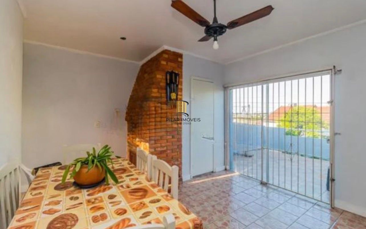 Casa com 3 Quartos e 3 banheiros à Venda, 120 m² por R$ 390.000