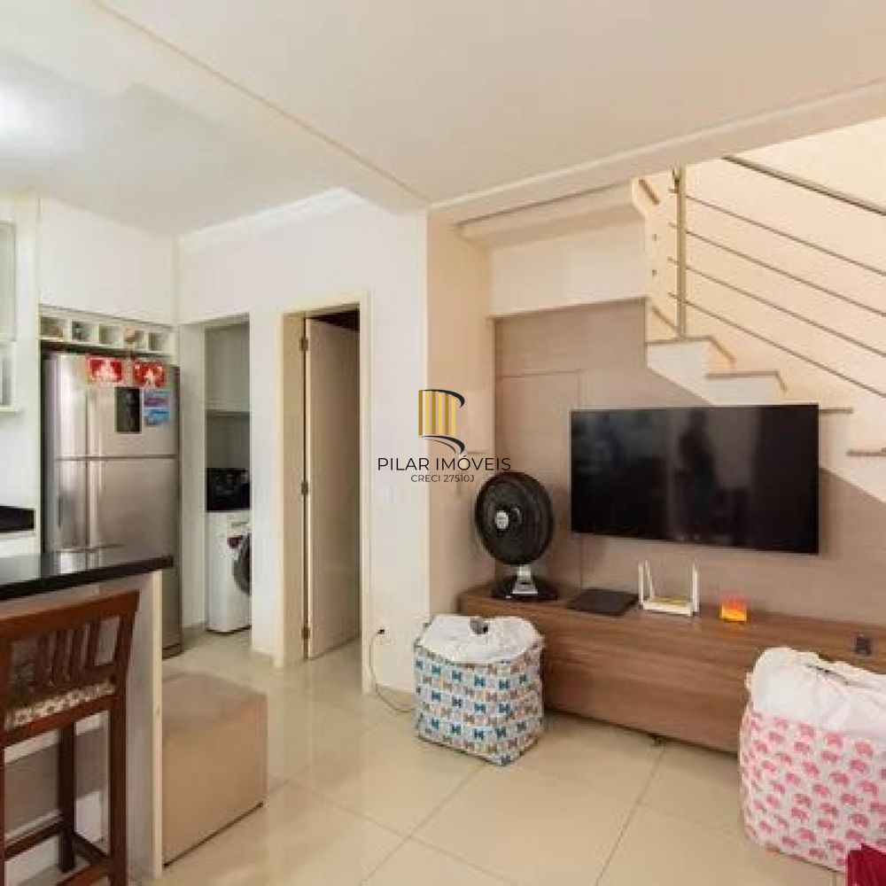 Casa de 3 dormitórios e 2 vagas de garagem em Canoas.