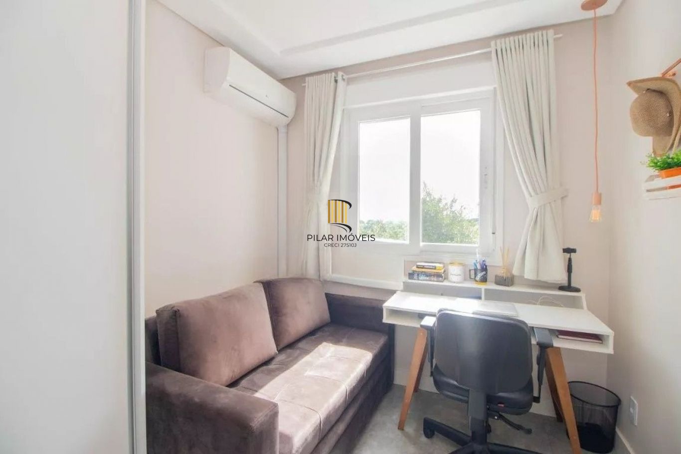 Apartamento semi mobiliado 2 dormitórios bairro Jardim Sabará