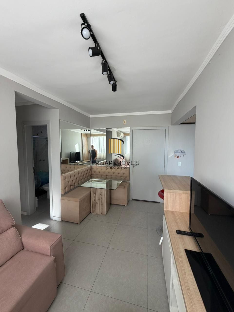 Apartamento com 2 quartos e 1 vaga de garagem no Bairro Sarandí