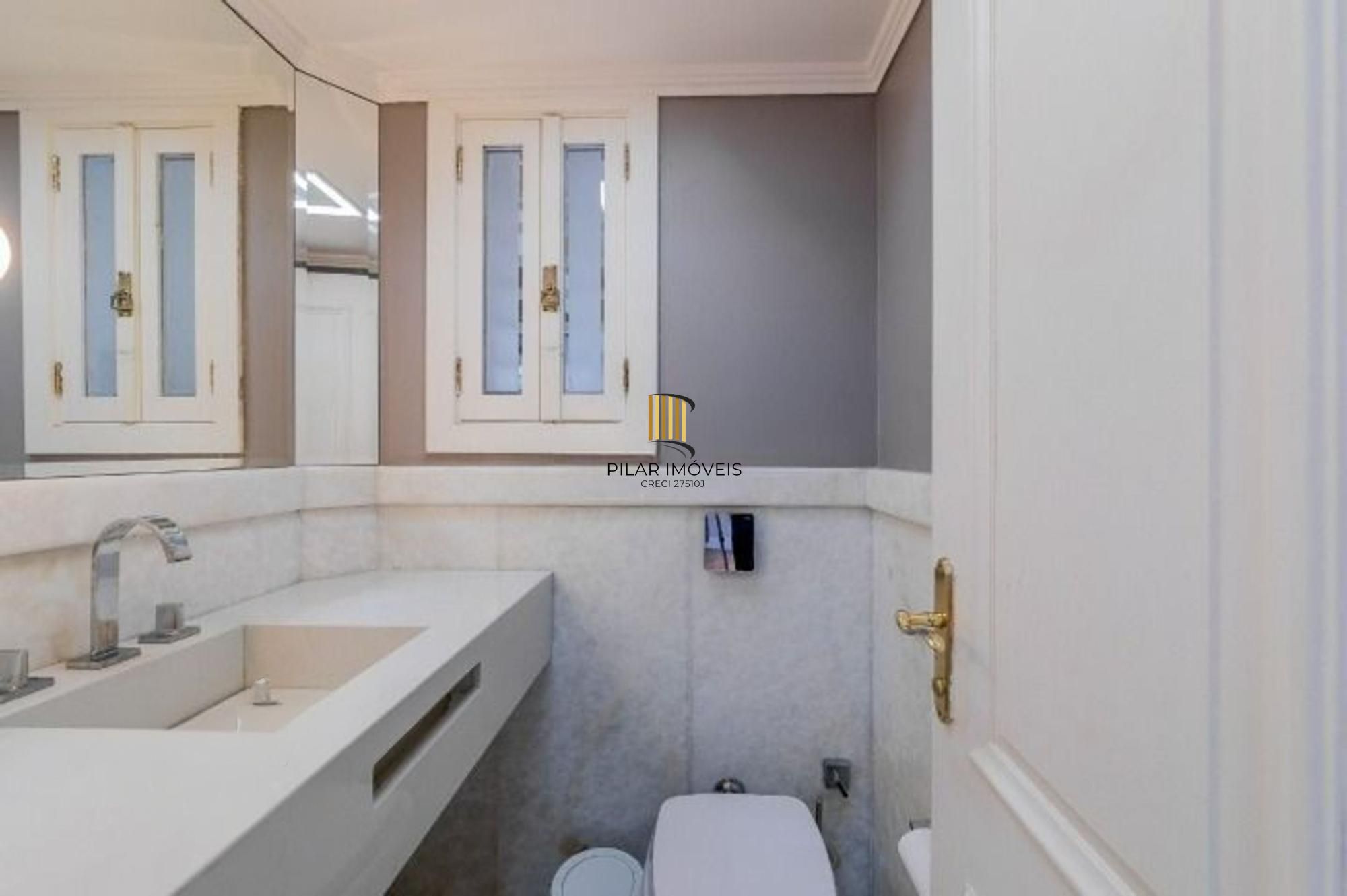 Casa em Condomínio com 5 quartos e 390m² à venda em Boa Vista, Porto Alegre.