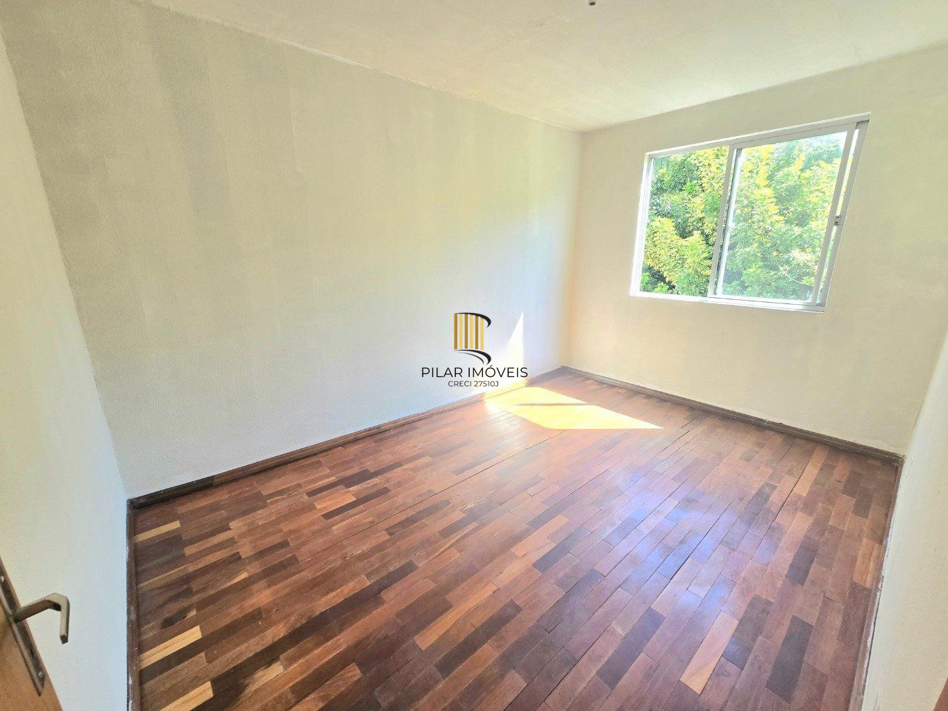 Apartamento  de 2 dormitórios e 1 vaga de garagem em Canoas.