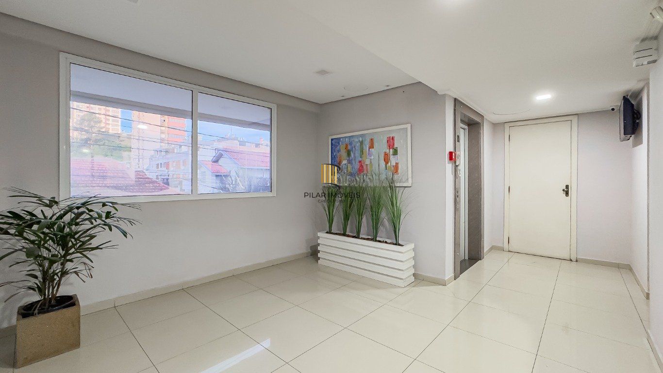 Apartamento com 3 quartos (1 suíte) e 2 vagas no Bairro Passo da Areia.