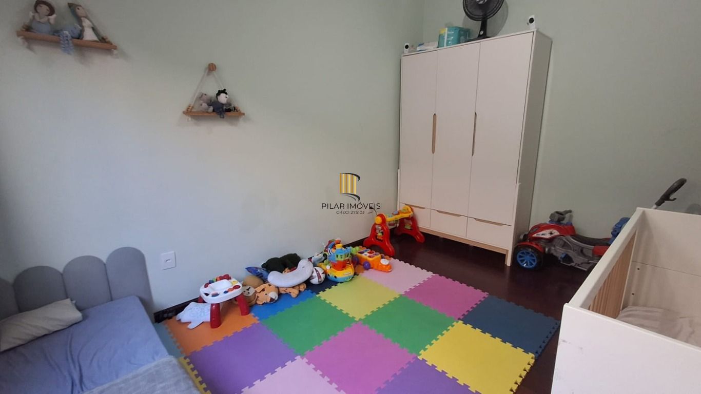 Apartamento de 2 dormitórios, sendo 1 suíte no bairro Menino Deus