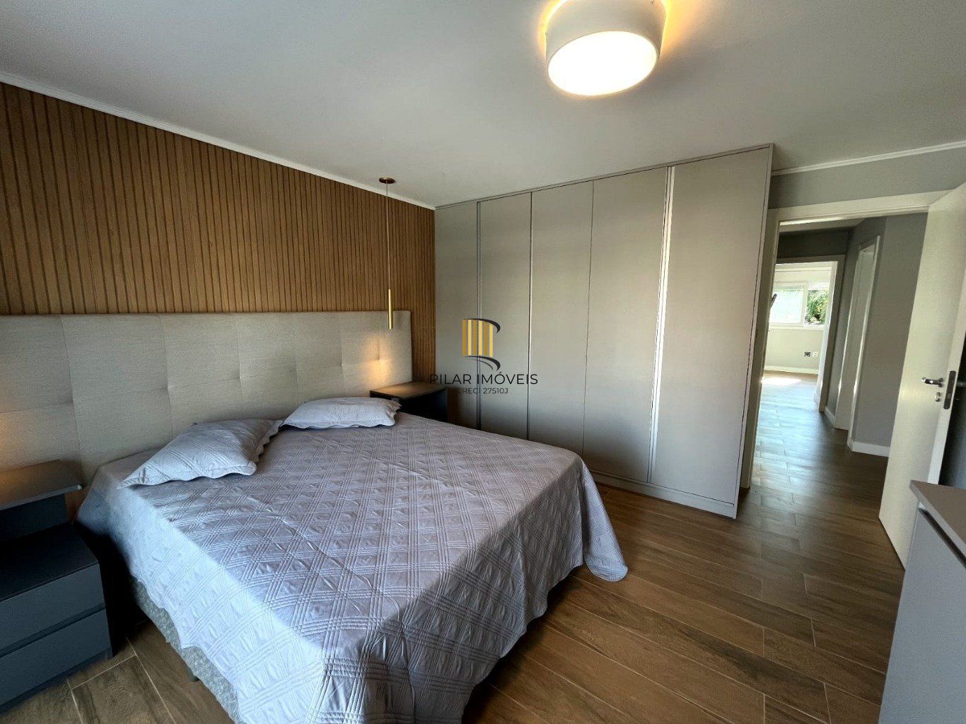 Casa de 3 dormitórios e 4 vagas de garagem em Gravataí.