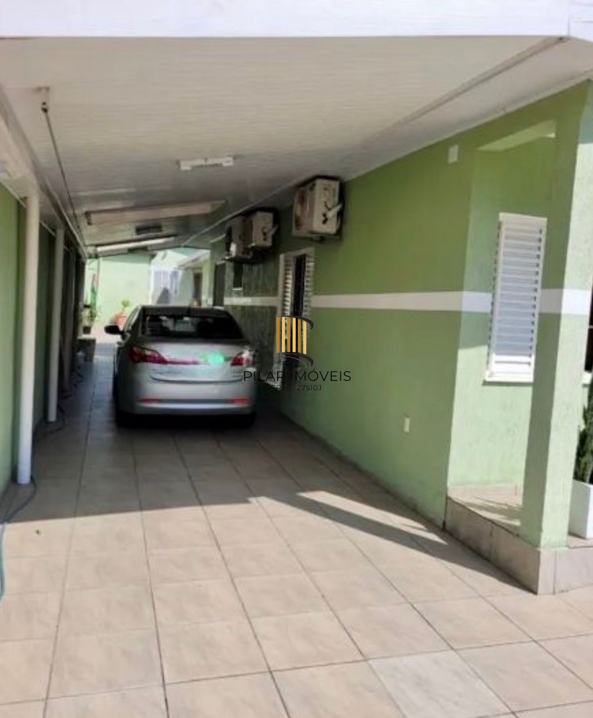 Casa com 3 dormitórios e edícula 1 d no Bairro Jardim Floresta