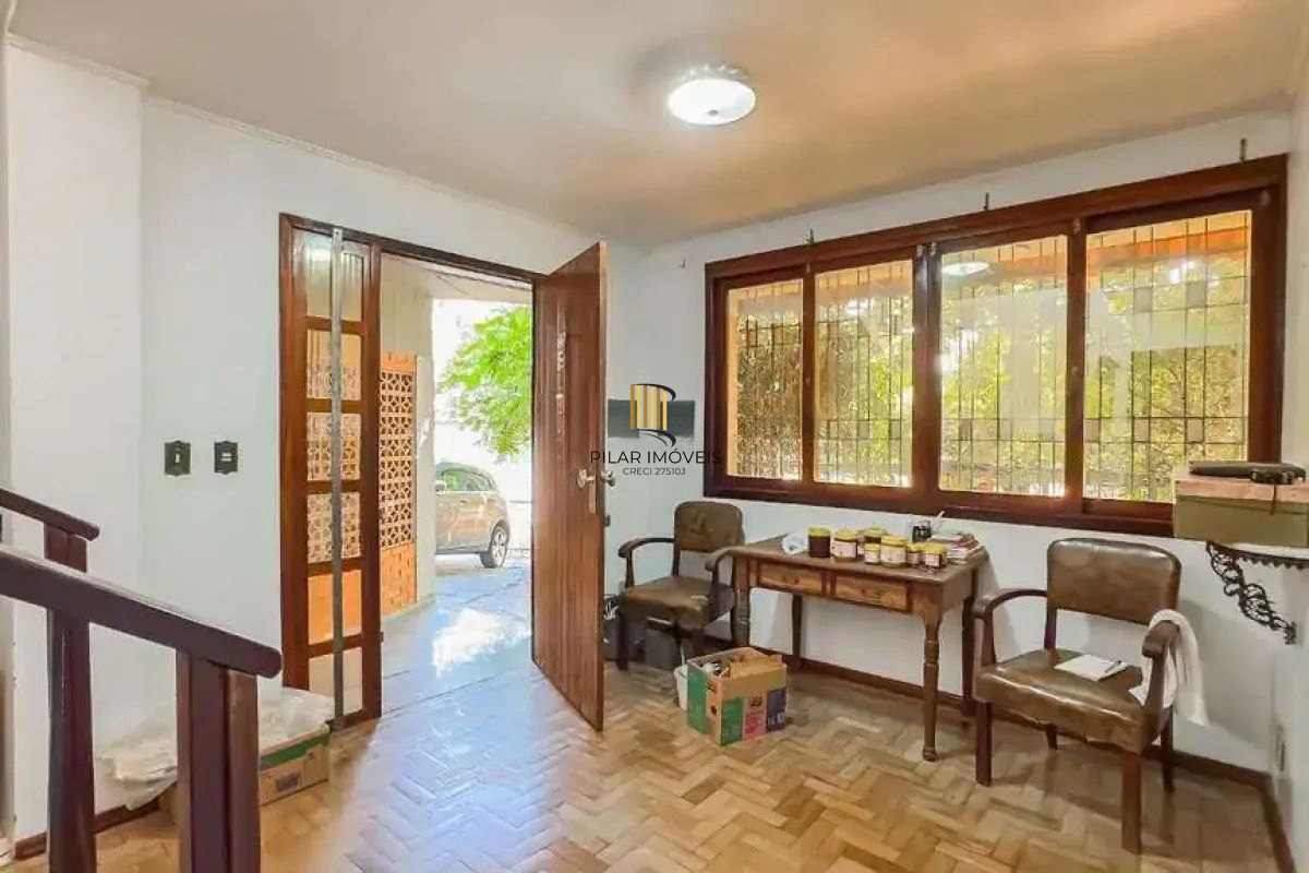 Casa ampla na Vila Ipiranga com 340 m², 4 dormitórios e potencial comercial