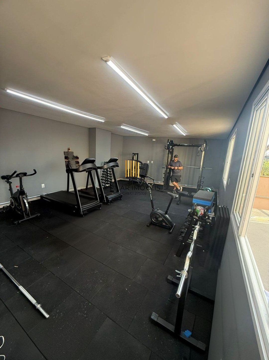 Apartamento de 2 dormitórios, elevador e 1 vaga de garagem em Canoas.