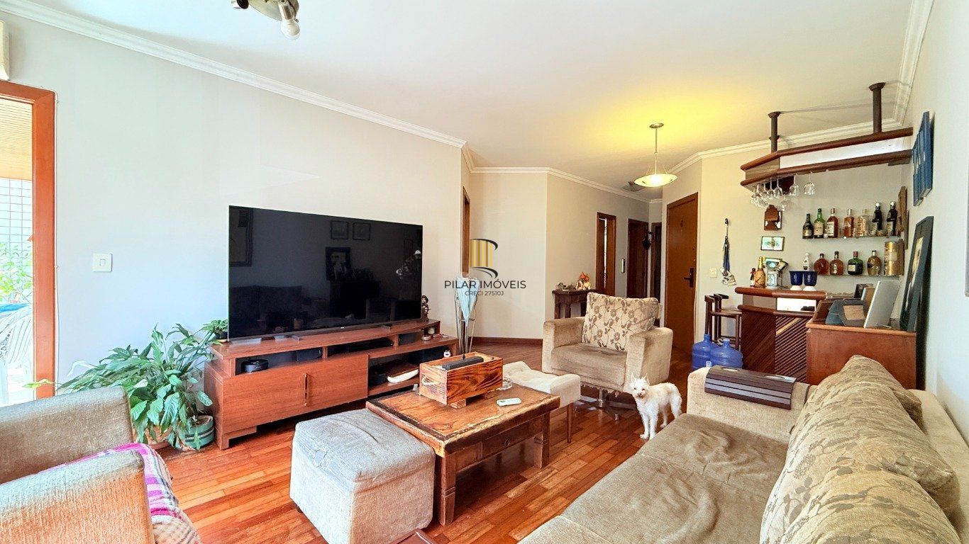 Apartamento com 3 dormitórios, 1 suíte e 268m² à venda em Higienópolis.