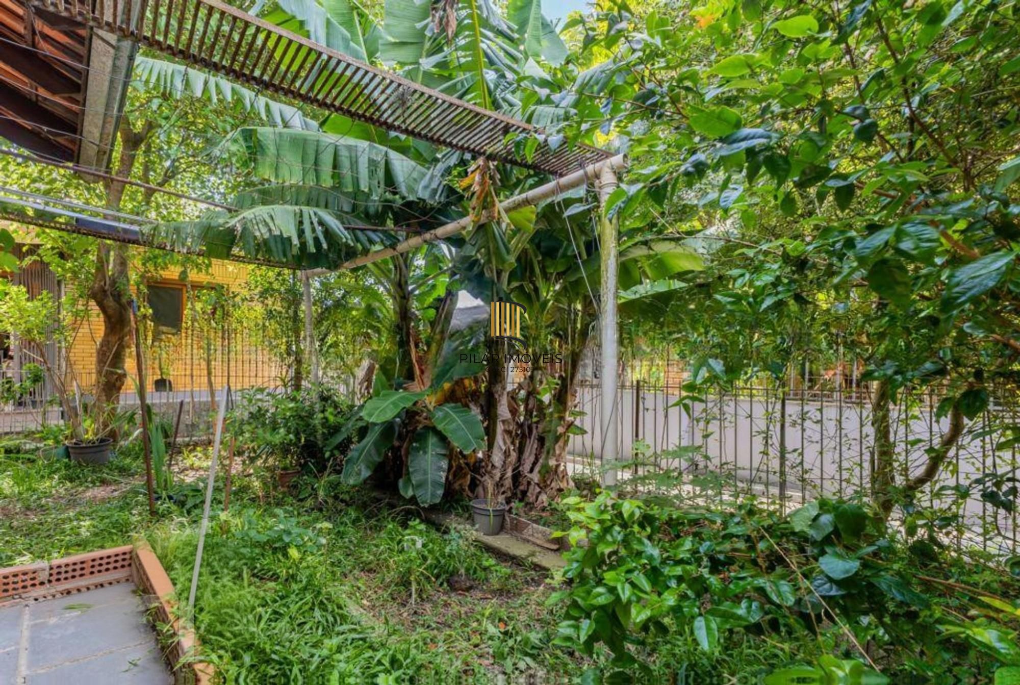 Casa com 1.640,00m², 3 dormitórios, 4 vagas à venda Rua Marista.