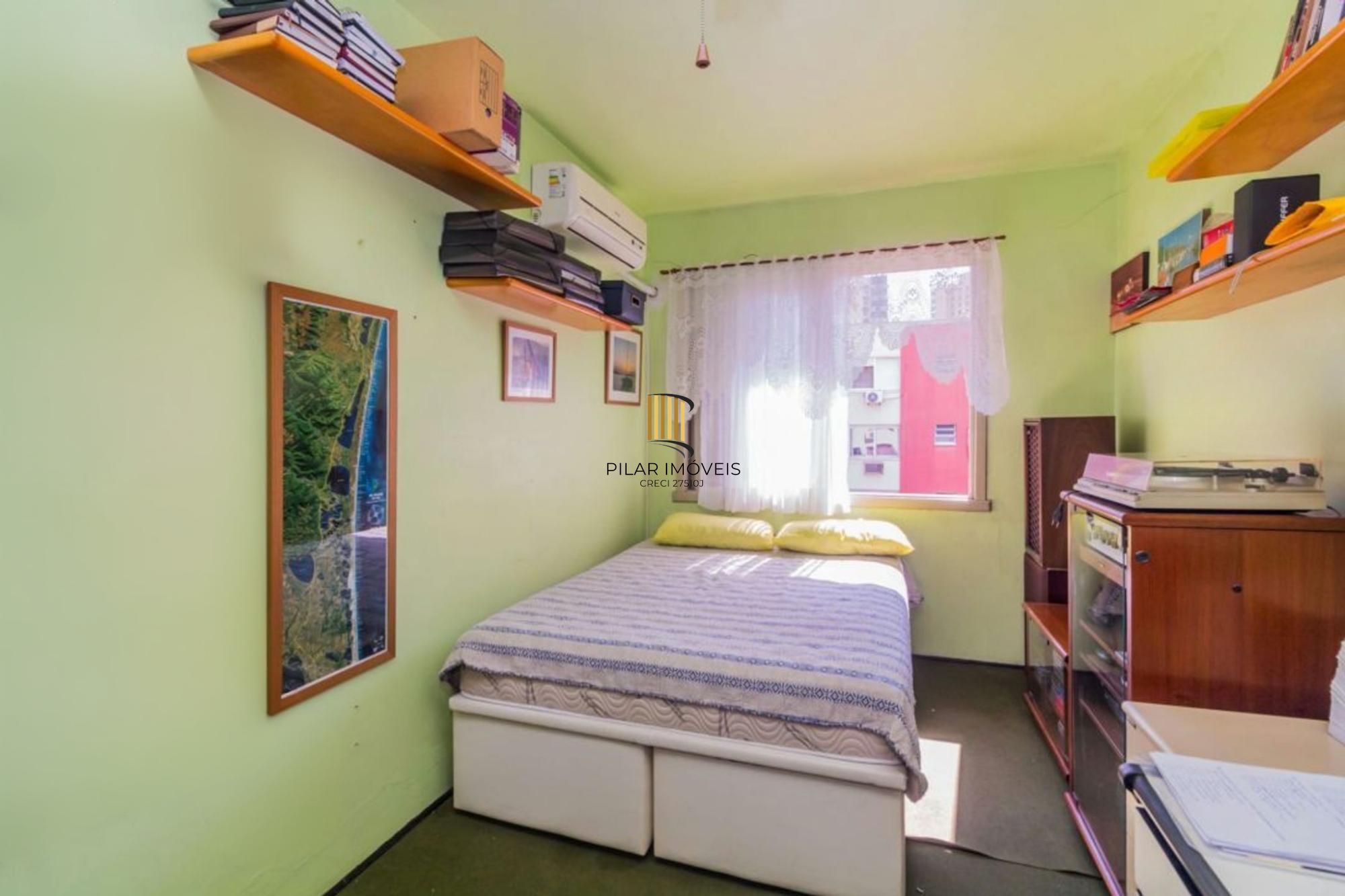 Casa com 255 metros privativos e pátio com piscina no Bairro Higienópolis