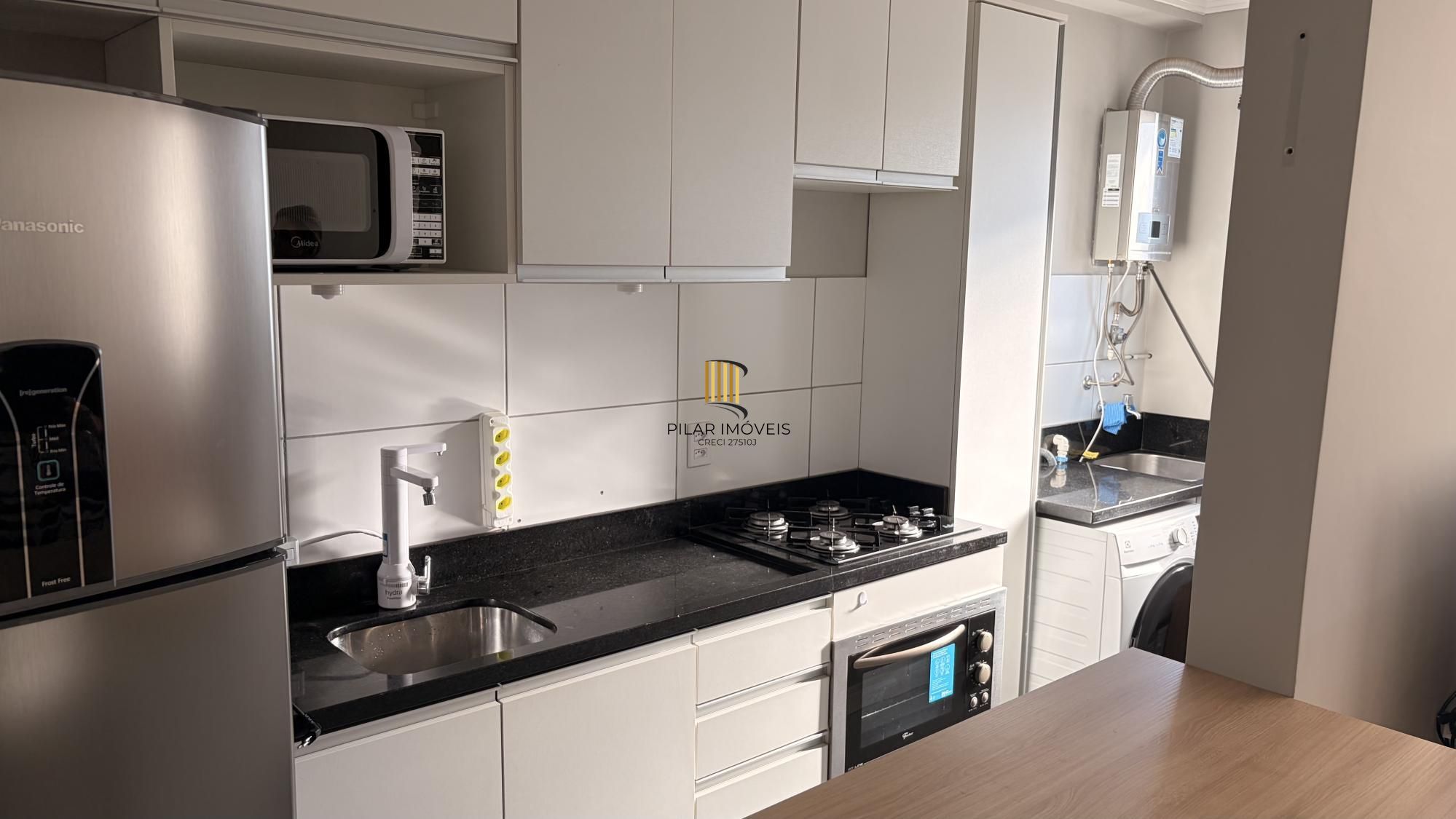 Apartamento com 2 quartos e 1 vaga de garagem no Bairro Sarandí