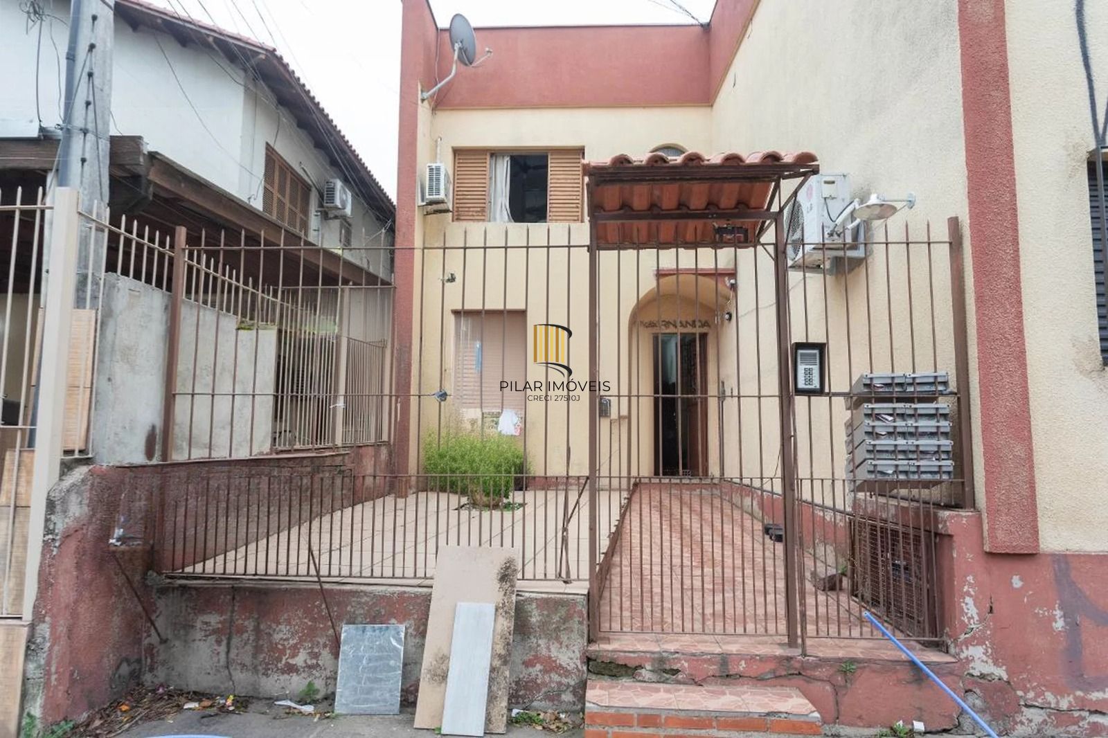 Apartamento com 1 quarto e portaria 24hrs e interfone no bairro Sarandi