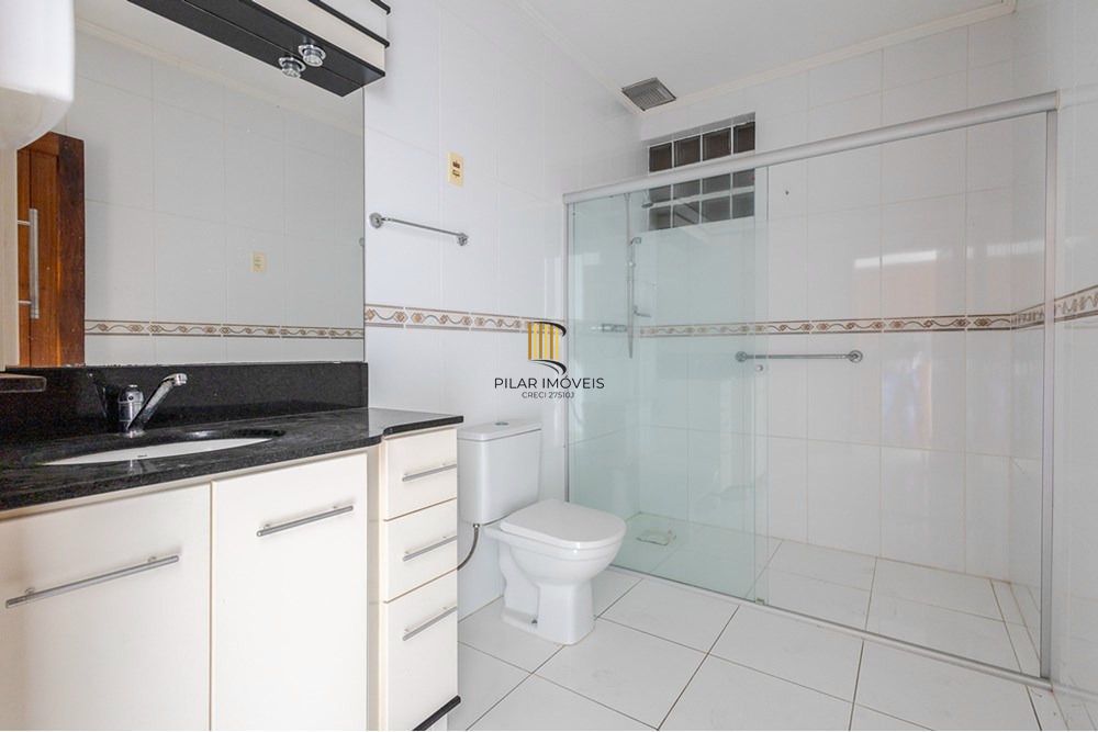 Casa com 4 quartos, 7 vagas e pátio no Bairro Higienópolis