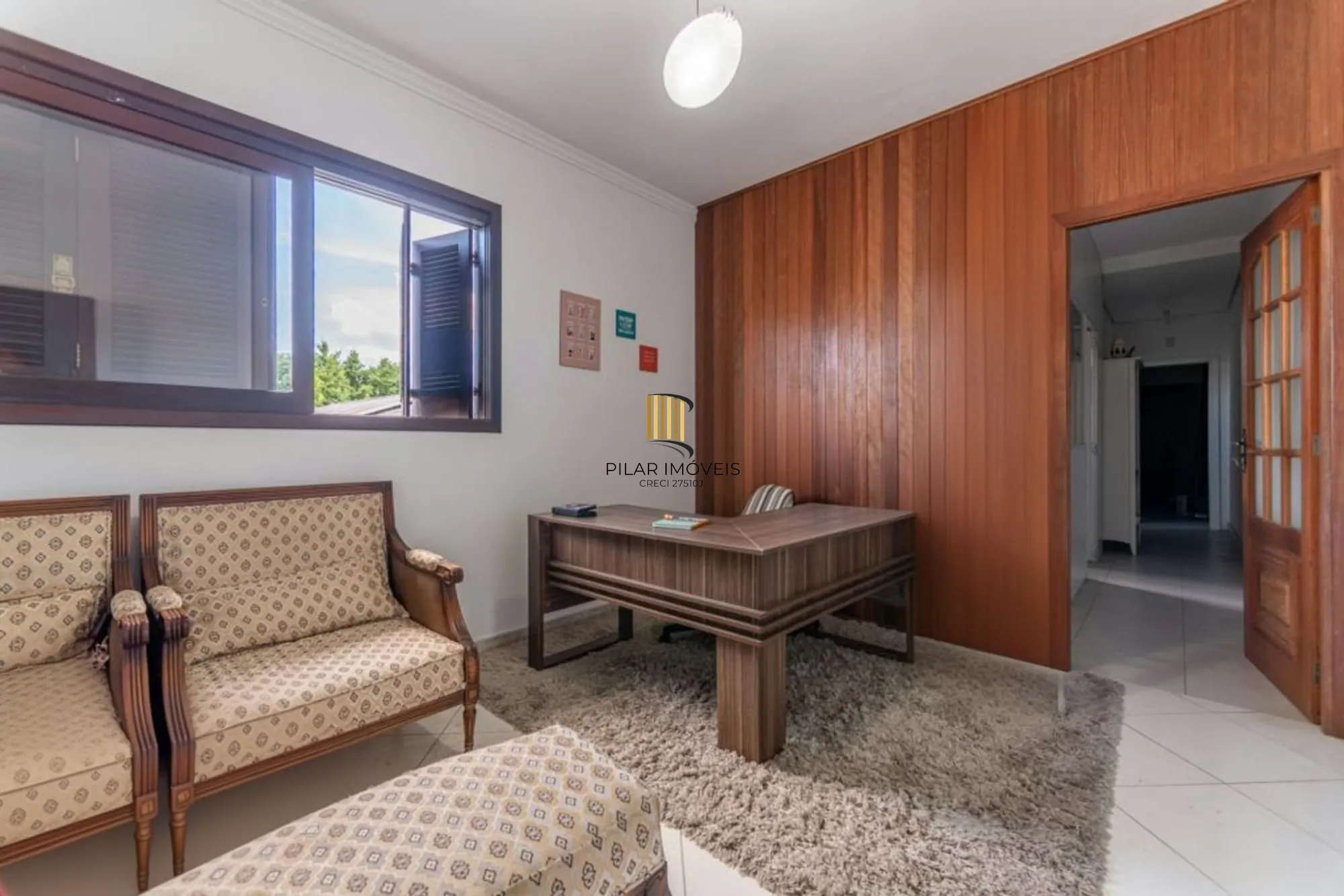 Casa com 4 quartos,1 Suite, 2 vagas e 450m² à venda em Sarandi.