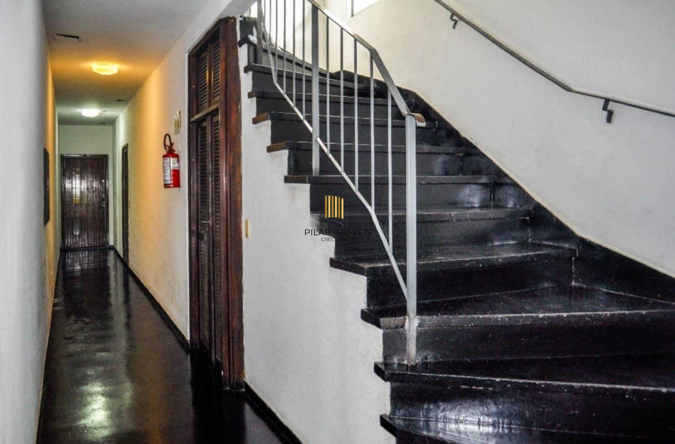 Apartamento 1 quarto, mobiliado e com 2 vagas de garagem no bairro Santana