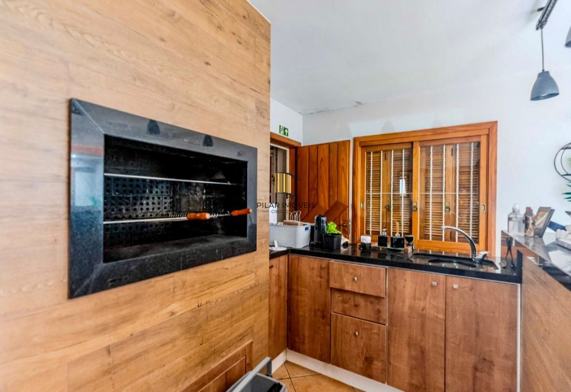 Casa com pátio 4 dormitórios 4 vagas Residencial ou Com. Partenon Porto Alegre