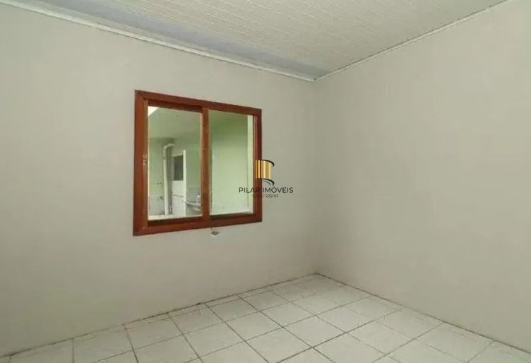 Casa de 3 quartos, 2 banheiros, 2 vagas no bairro Jardim Leopoldina