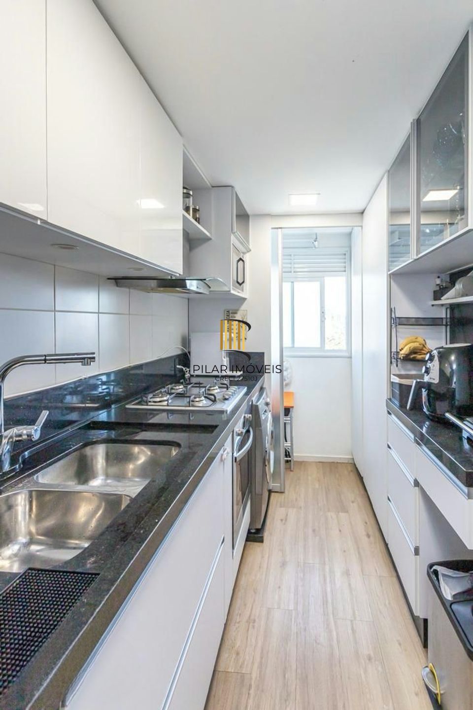Apartamento semi mobiliado de 3 dormitórios no bairro Lindóia